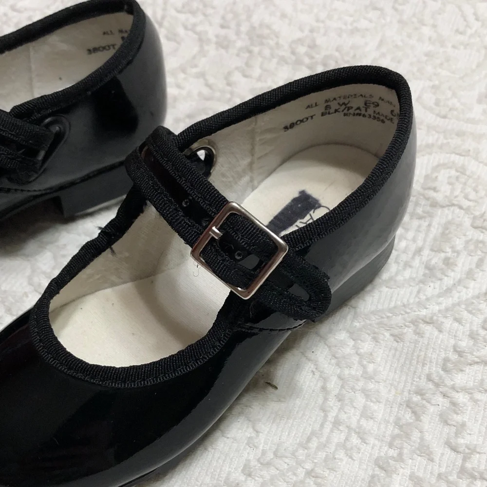 Capezio size 8w